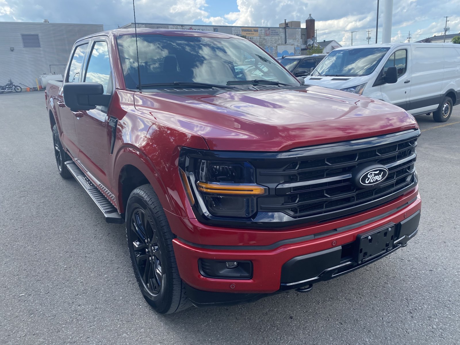 2025 Ford F-150 XLT 4WD SuperCrew 5.5' Box (26542A) Main Image