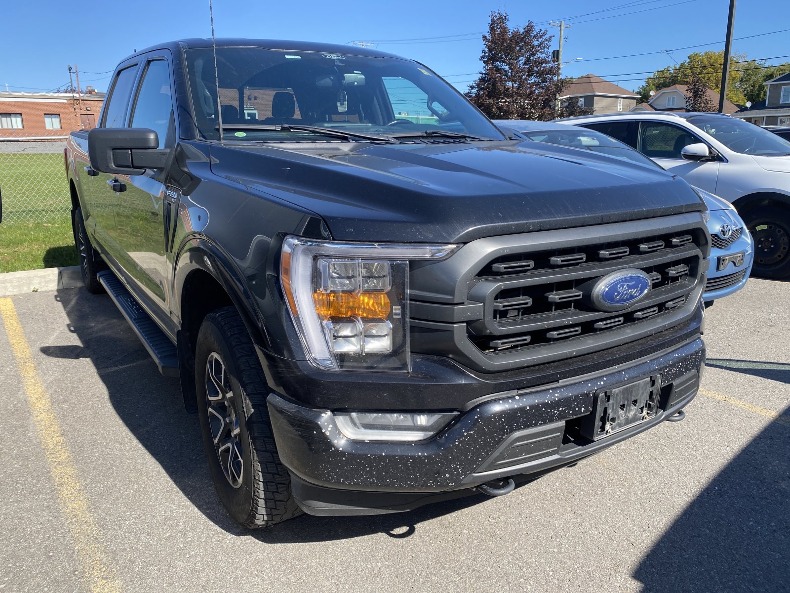 2022 Ford F-150 XL 4WD SuperCrew 5.5 (26443A) Main Image