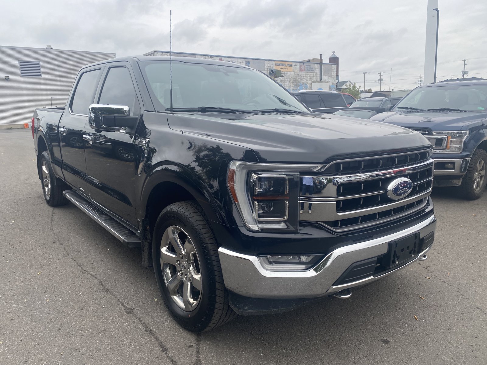 2021 Ford F-150 LARIAT 4X4 SuperCrew 5.5' Box (26659A) Main Image