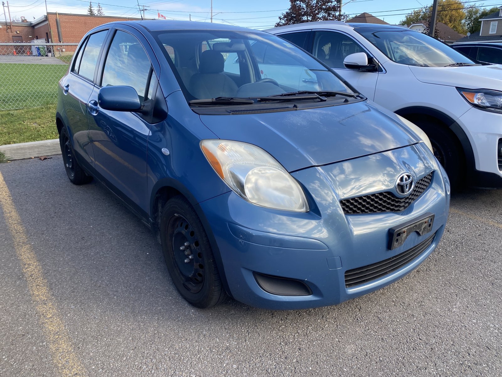 2011 Toyota Yaris LE (J1692B) Main Image