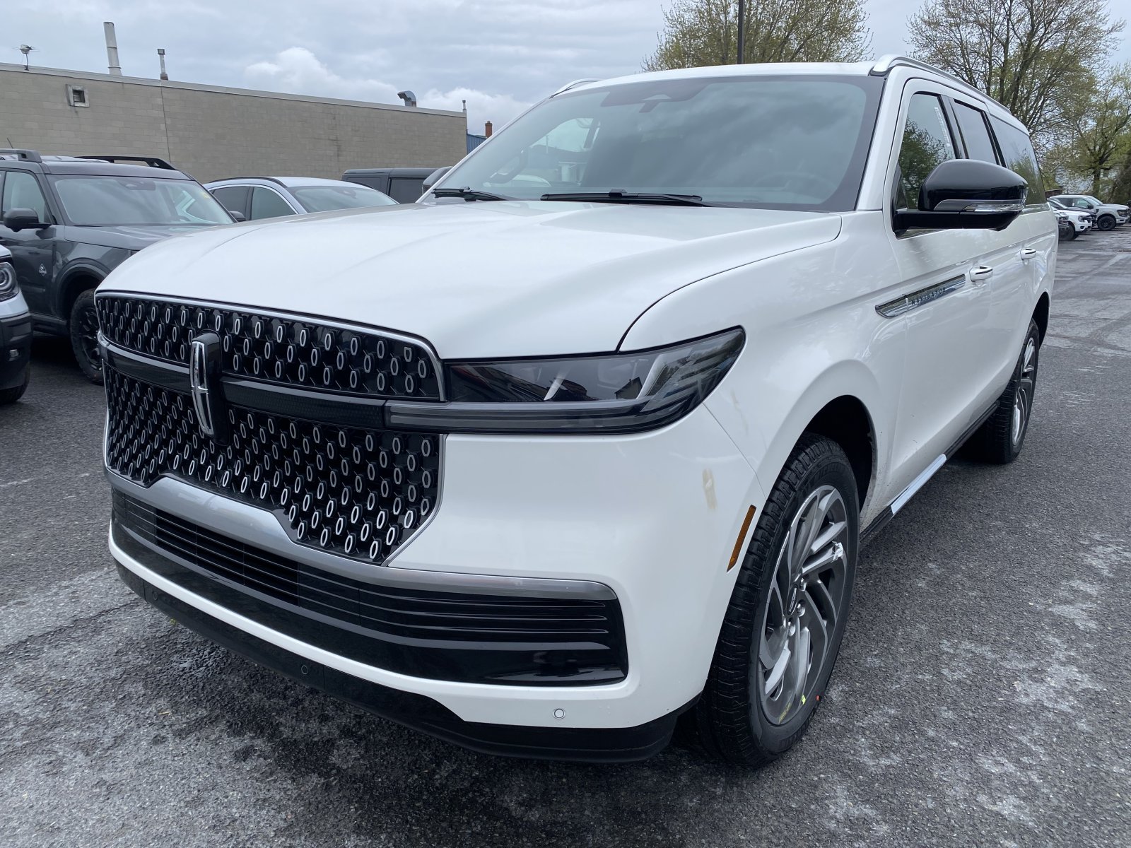 2026 Lincoln Navigator L Reserve (26317) Main Image