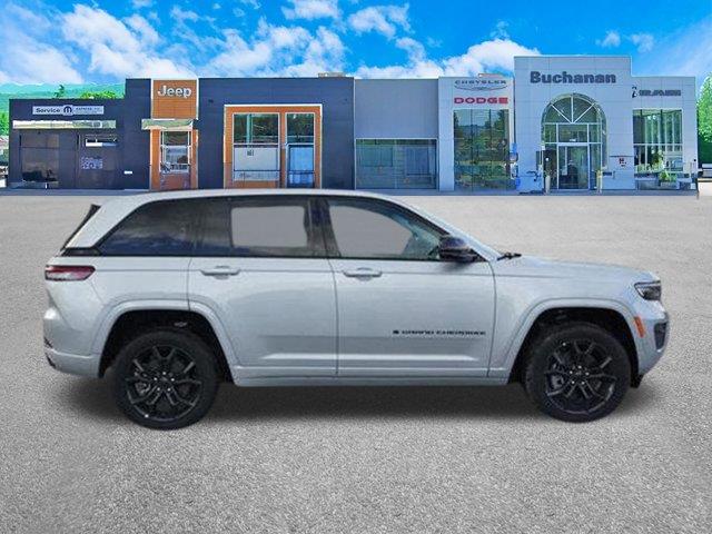 2023 Jeep Cherokee 80th Anniversary Edition photo 2