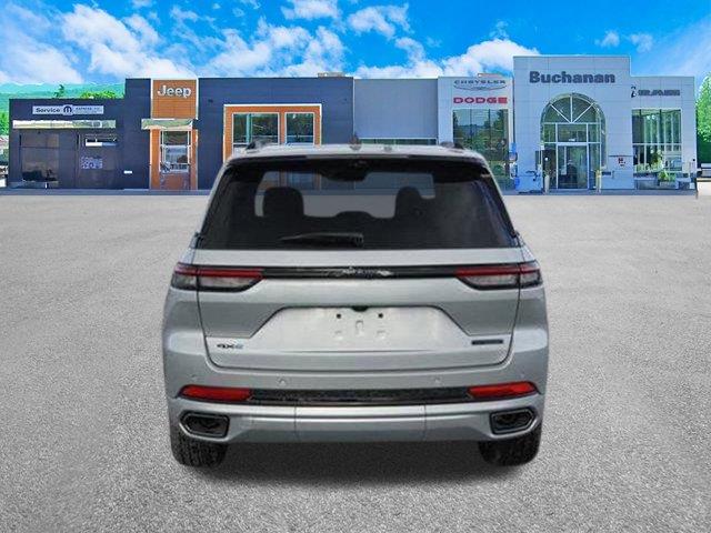2023 Jeep Cherokee 80th Anniversary Edition photo 4