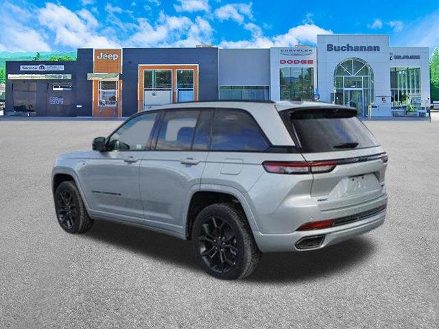 2023 Jeep Cherokee 80th Anniversary Edition photo 5