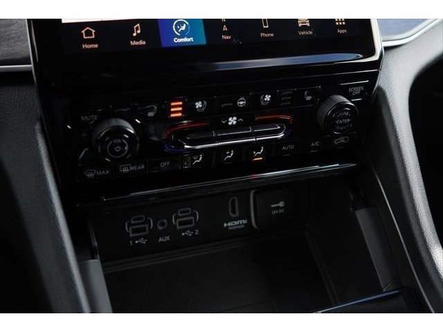 2023 Jeep Cherokee 80th Anniversary Edition photo 12