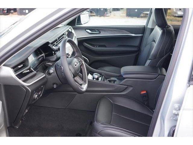 2023 Jeep Cherokee 80th Anniversary Edition photo 18