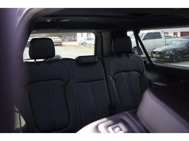 2024 Jeep Wagoneer L Series II Carbide photo 19