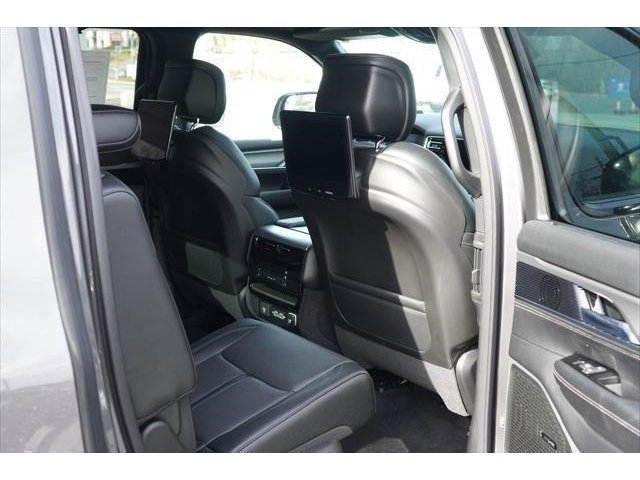2024 Jeep Wagoneer L Series II Carbide photo 20