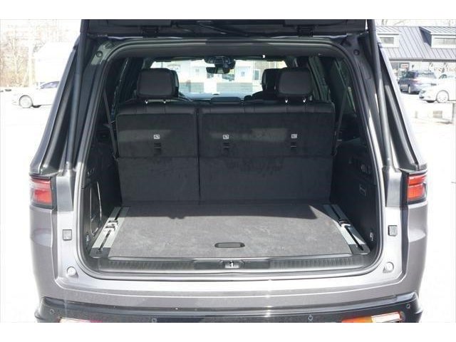 2024 Jeep Wagoneer L Series II Carbide photo 22