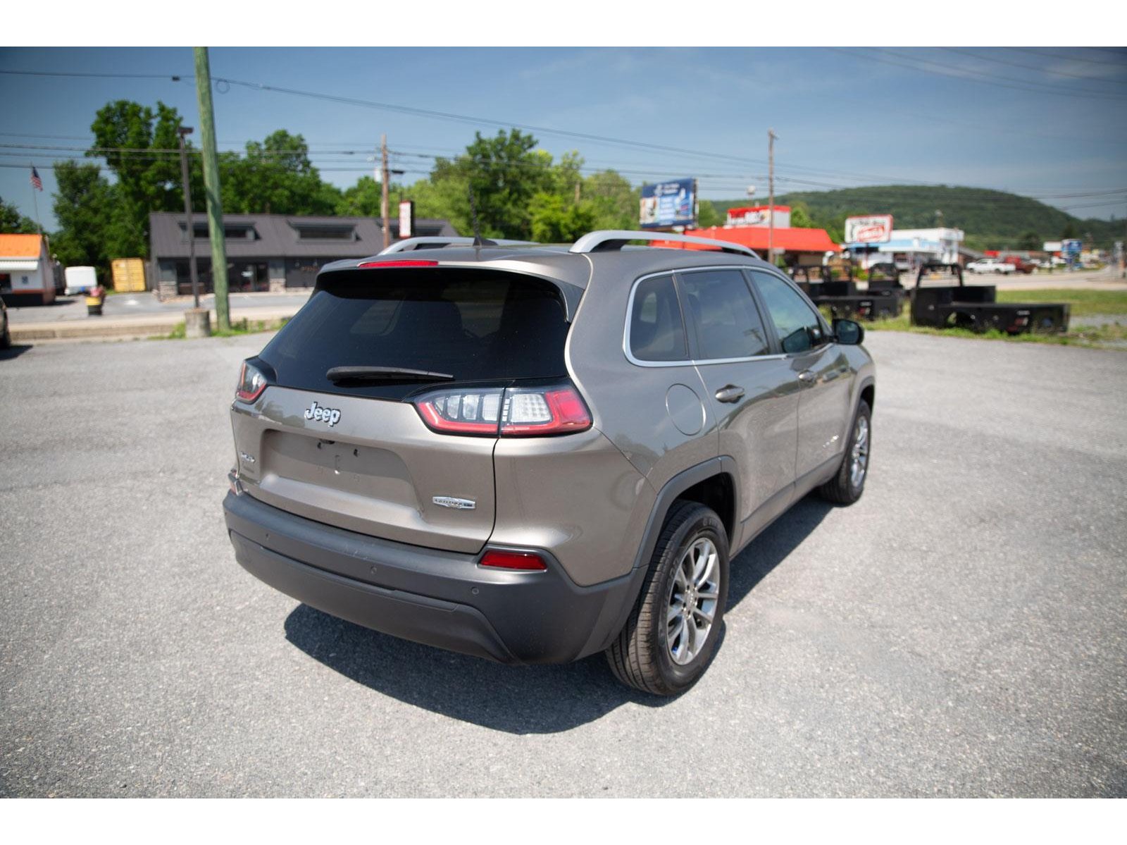 2020 Jeep Cherokee Latitude photo 3
