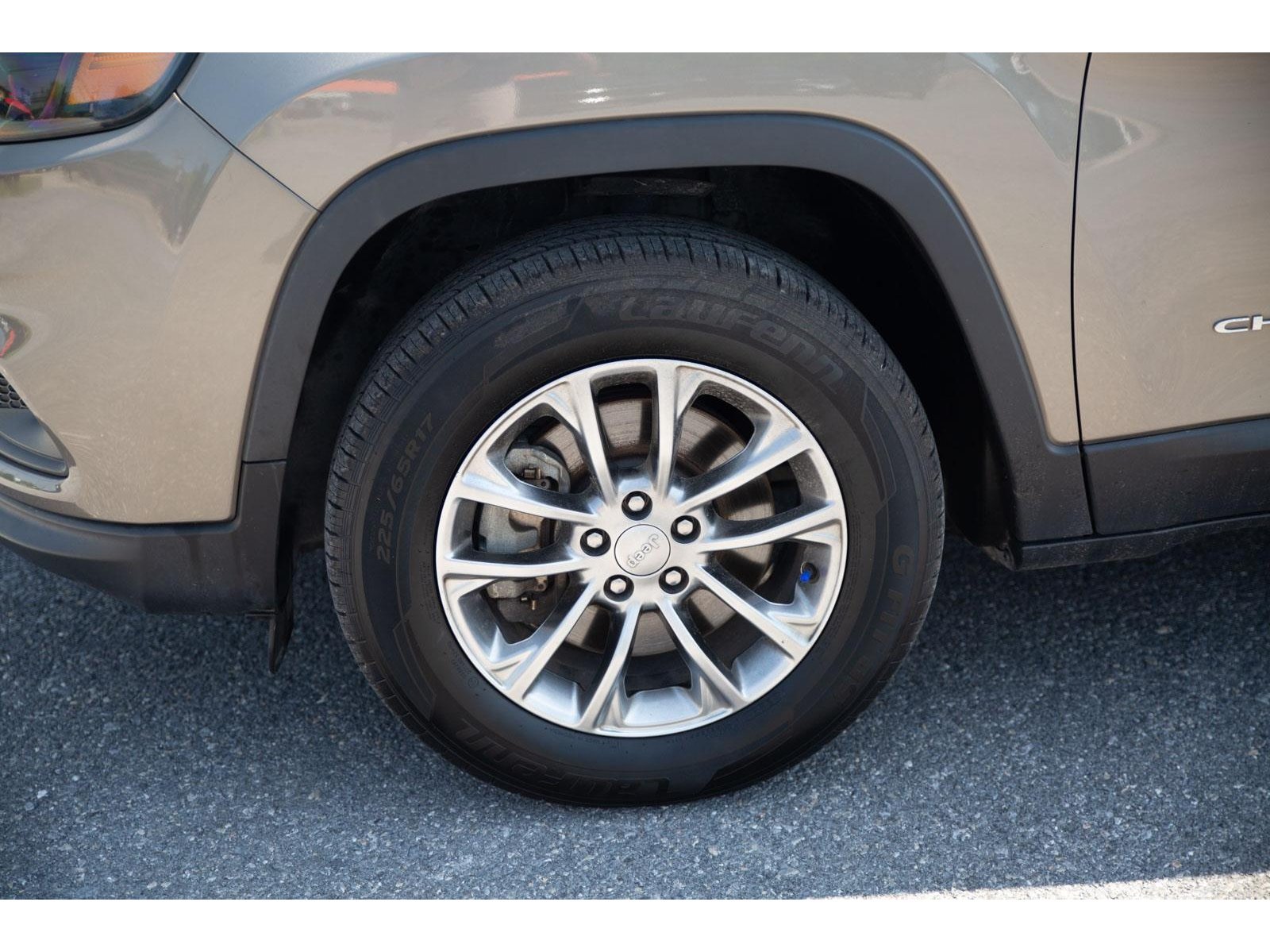 2020 Jeep Cherokee Latitude photo 9