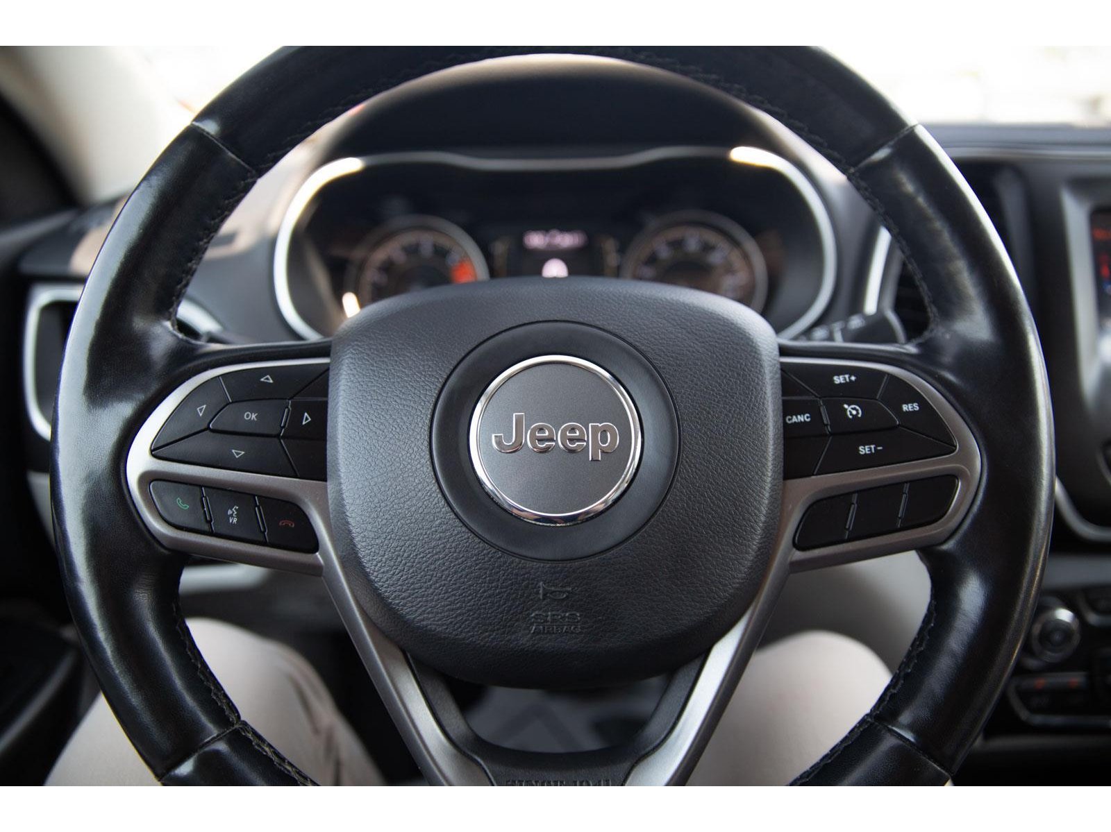 2020 Jeep Cherokee Latitude photo 11