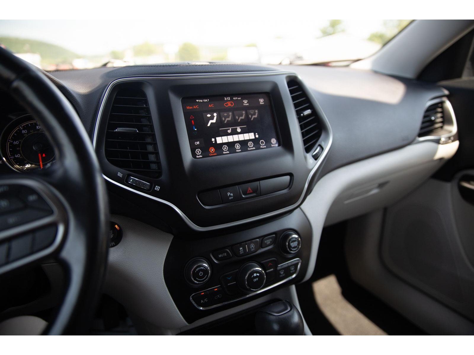 2020 Jeep Cherokee Latitude photo 13