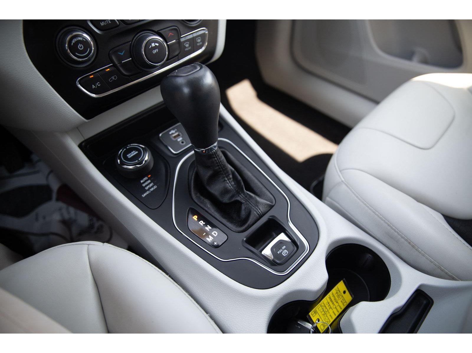 2020 Jeep Cherokee Latitude photo 15