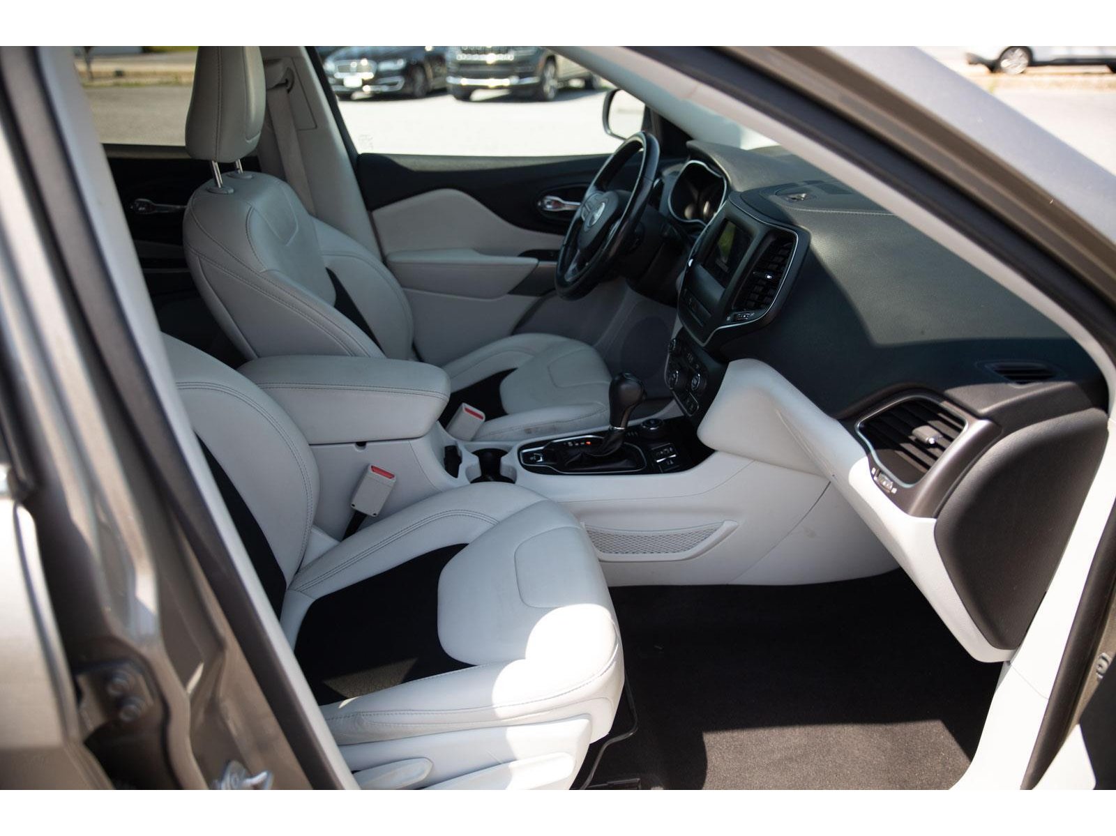 2020 Jeep Cherokee Latitude photo 24