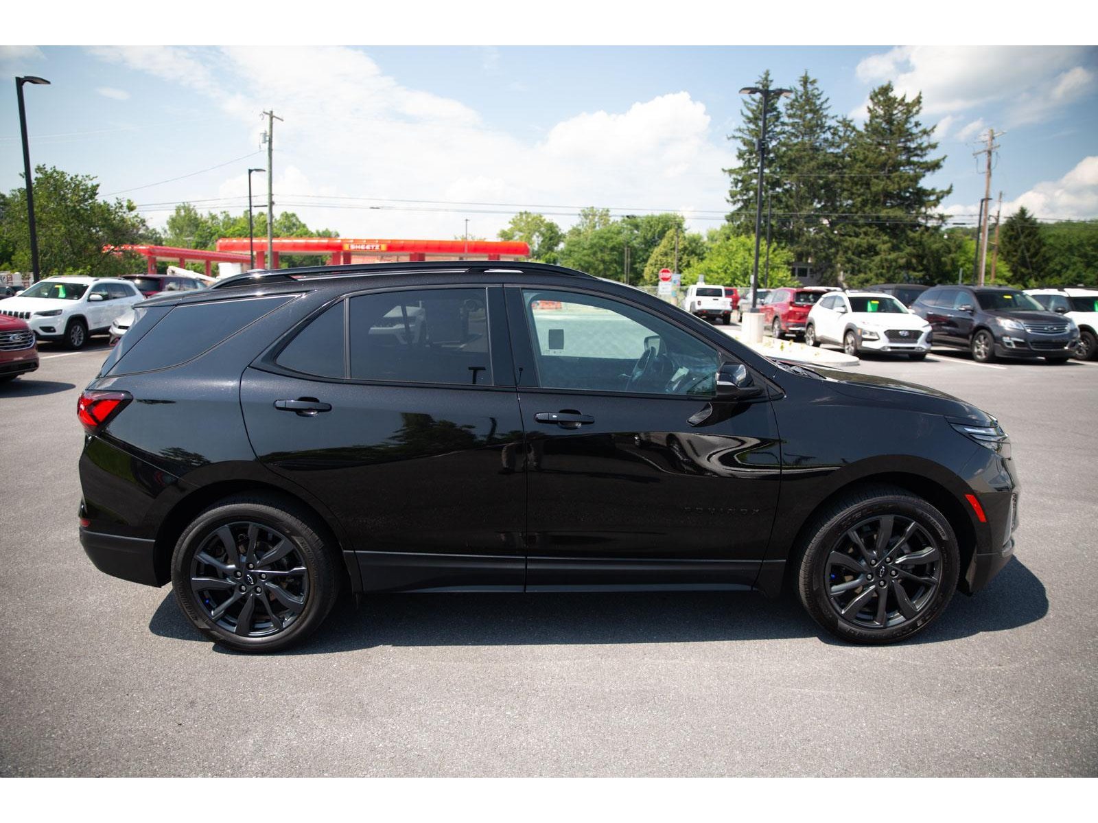 2022 Chevrolet Equinox RS photo 2