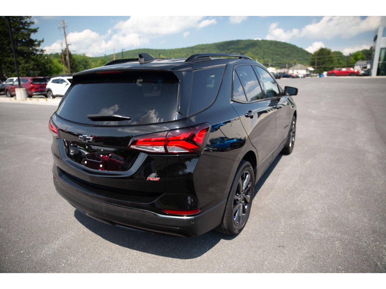 2022 Chevrolet Equinox RS photo 3
