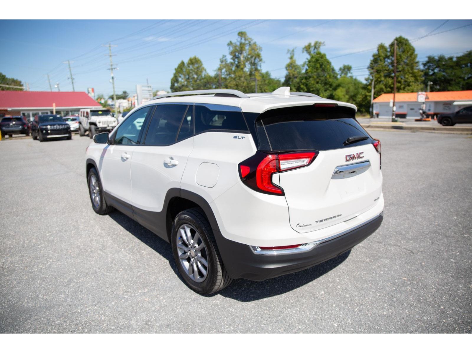 2022 Gmc Terrain SLT photo 2