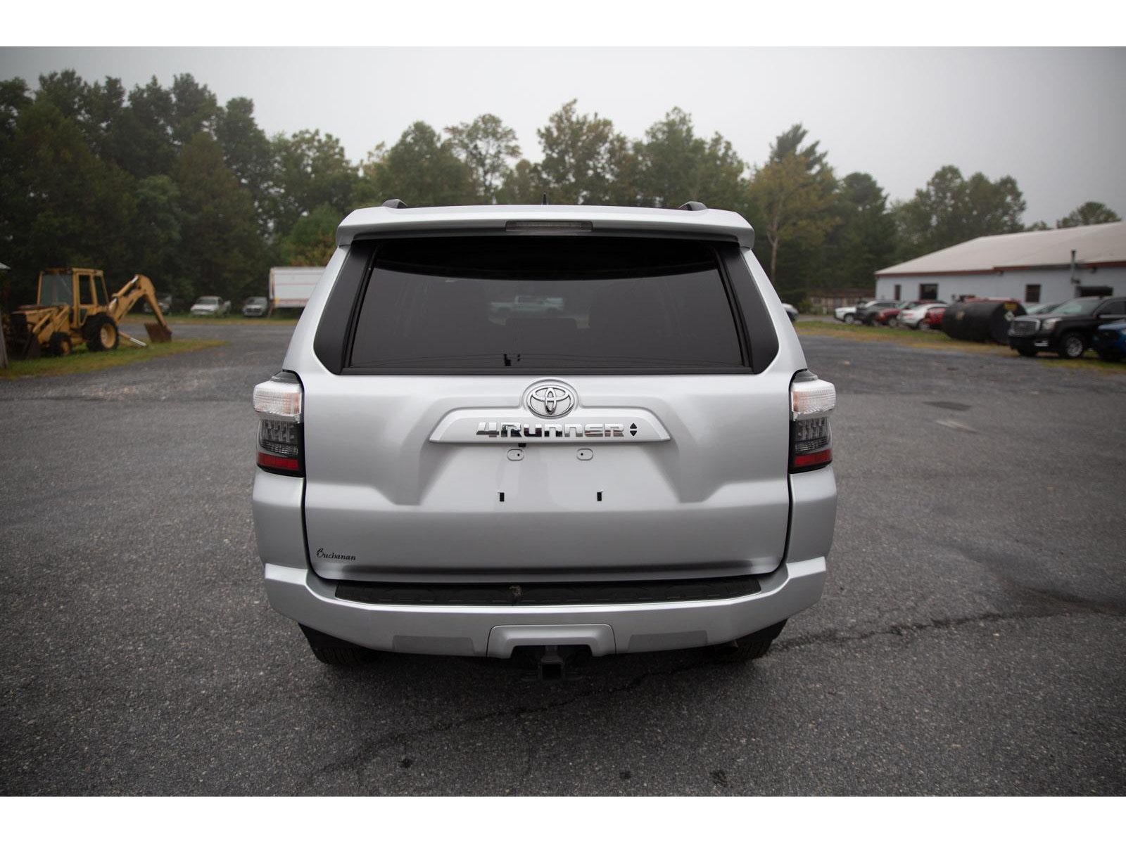 2024 Toyota 4Runner SR5 Premium photo 3