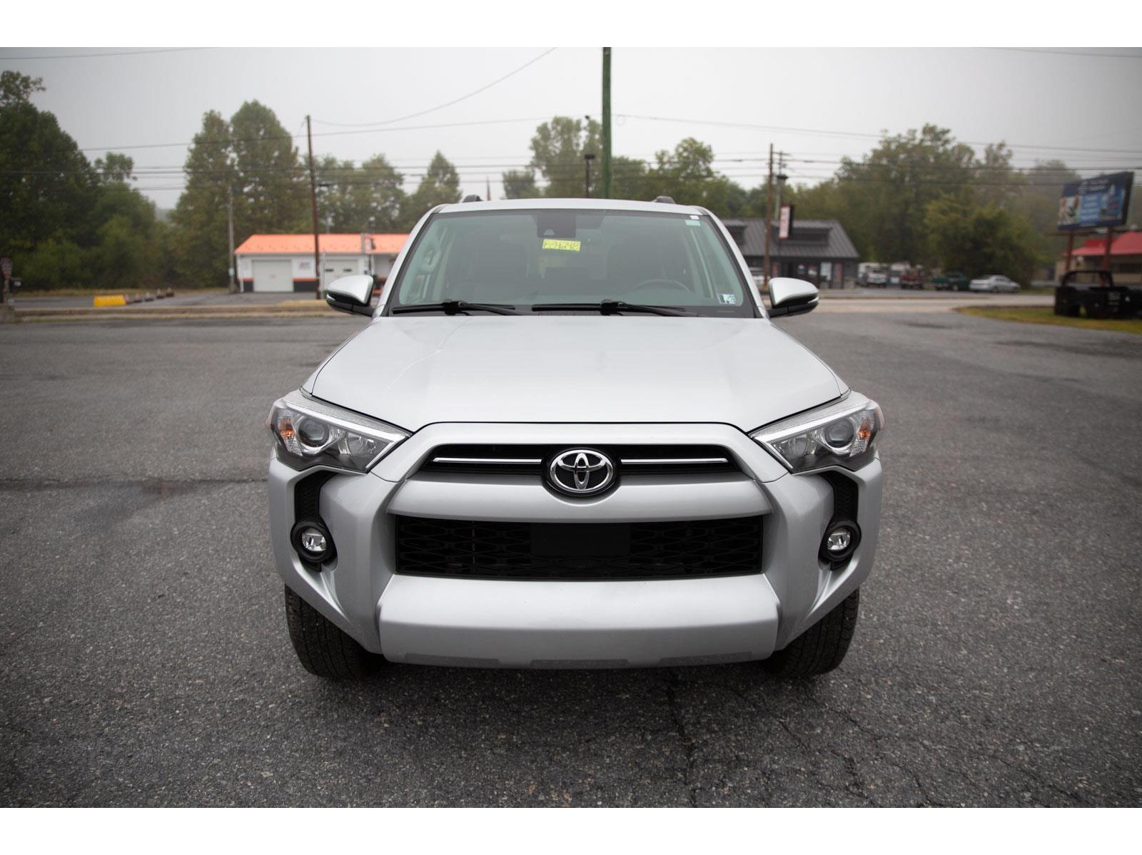 2024 Toyota 4Runner SR5 Premium photo 7