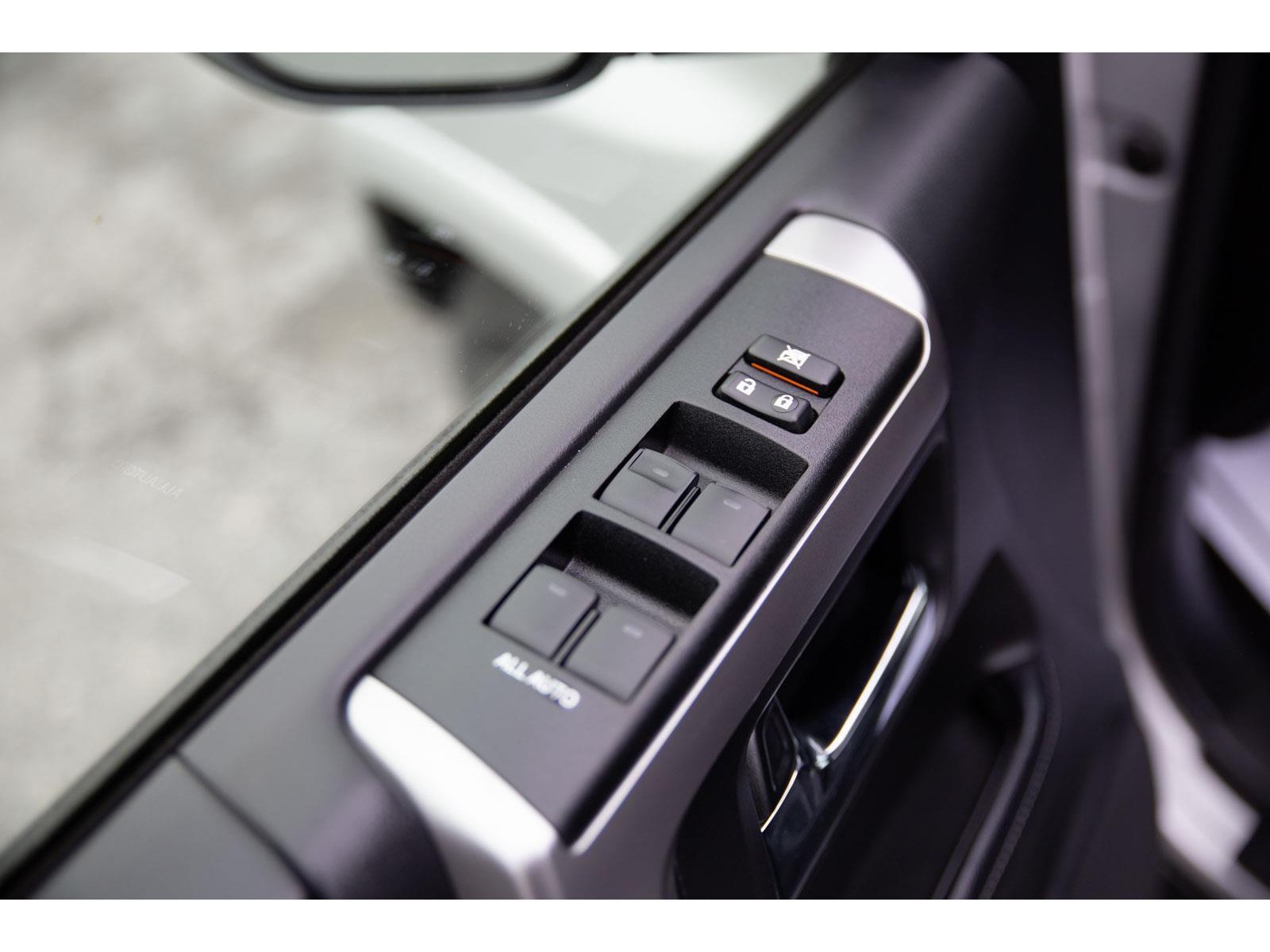 2024 Toyota 4Runner SR5 Premium photo 18
