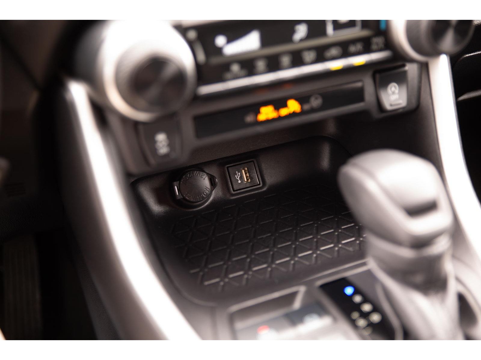 2024 Toyota RAV4 LE photo 13