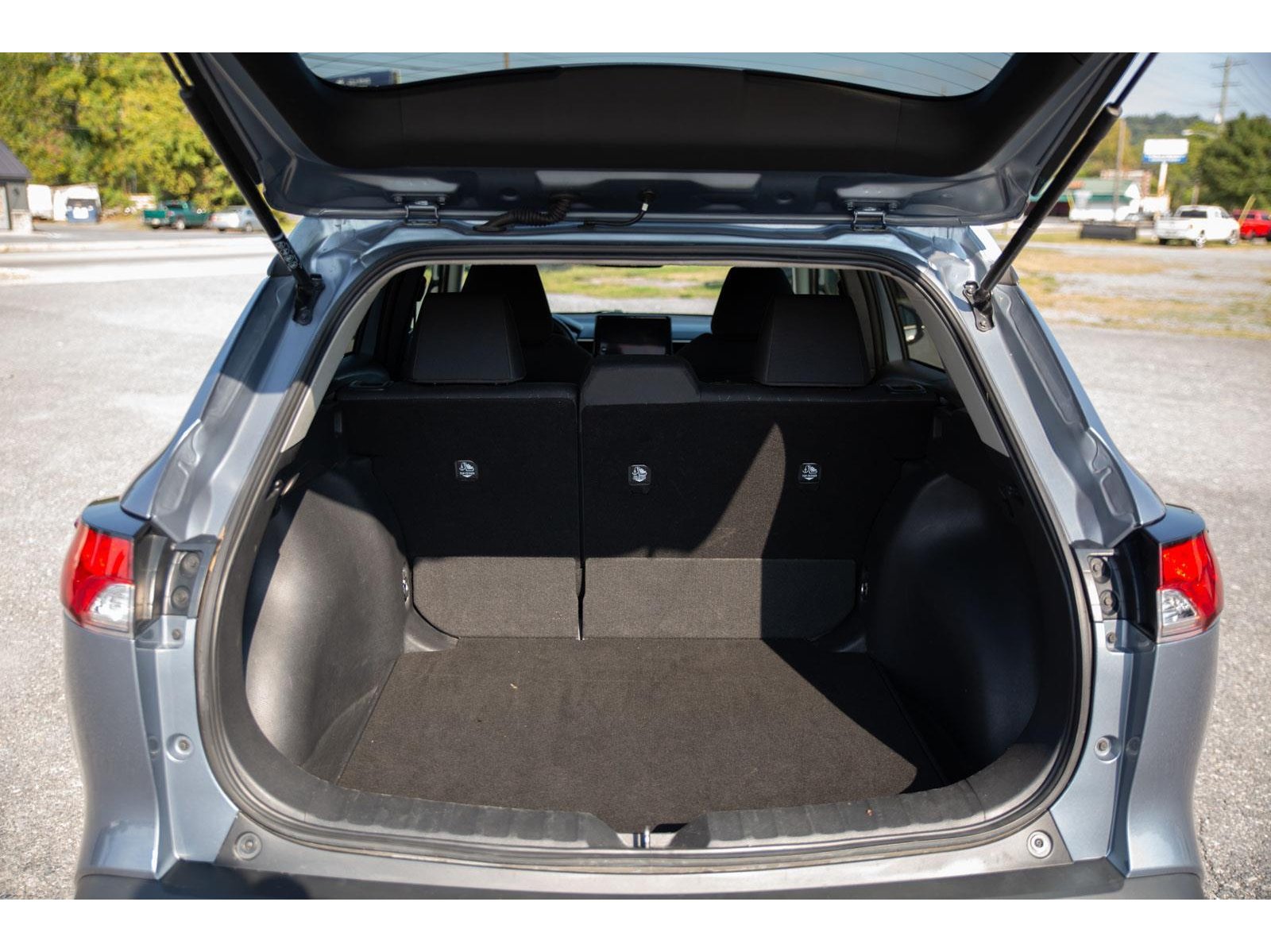 2024 Toyota Corolla Cross LE photo 21
