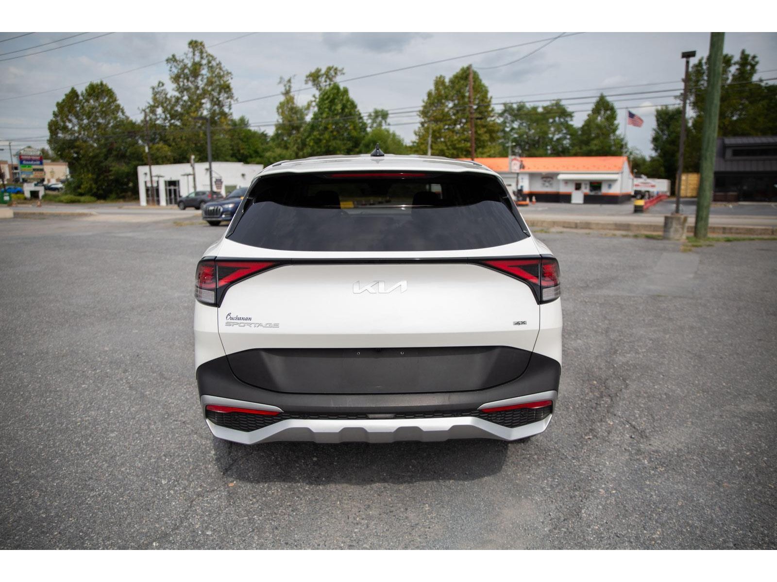 2024 Kia Sportage LX photo 4