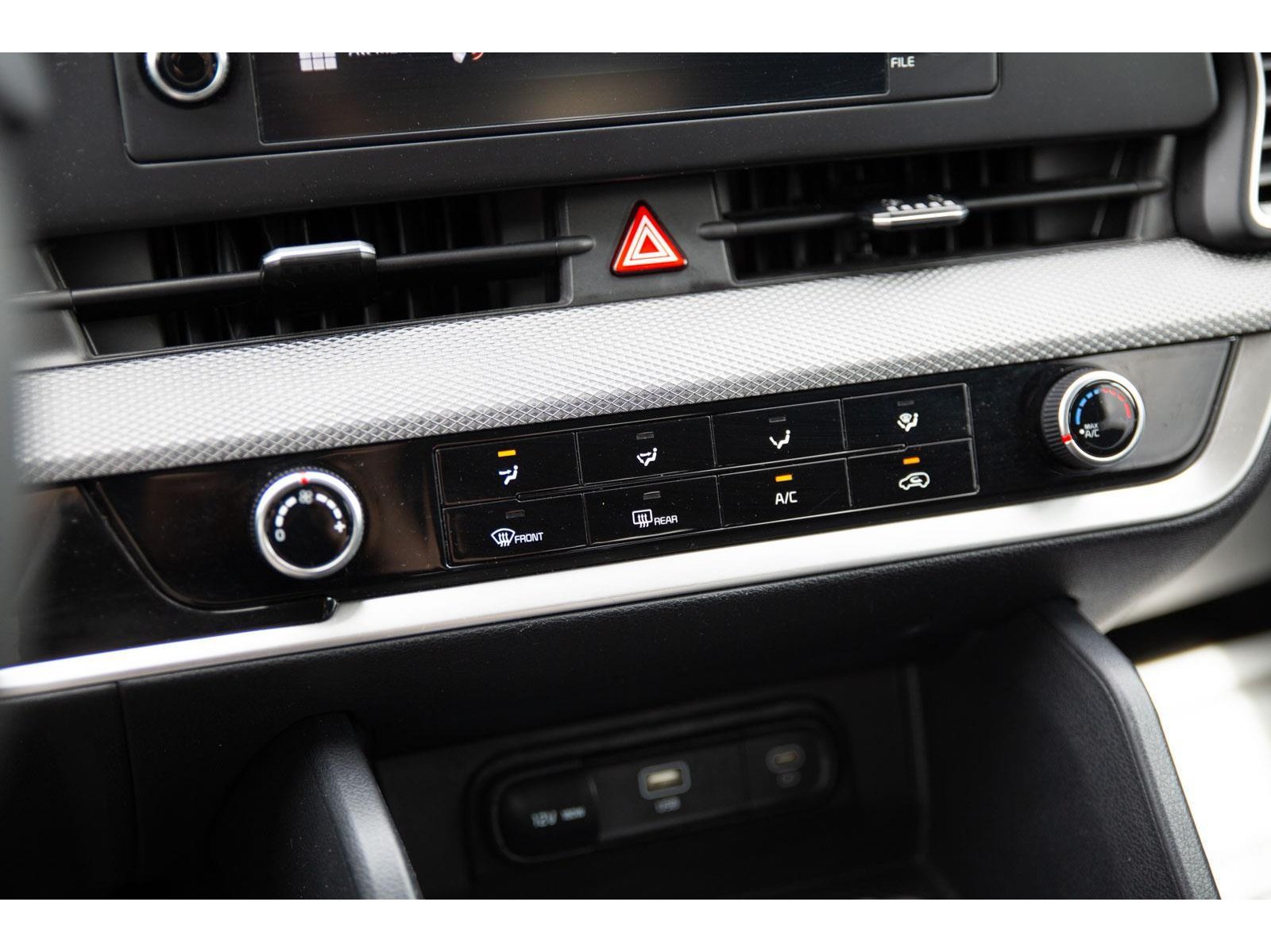 2024 Kia Sportage LX photo 13