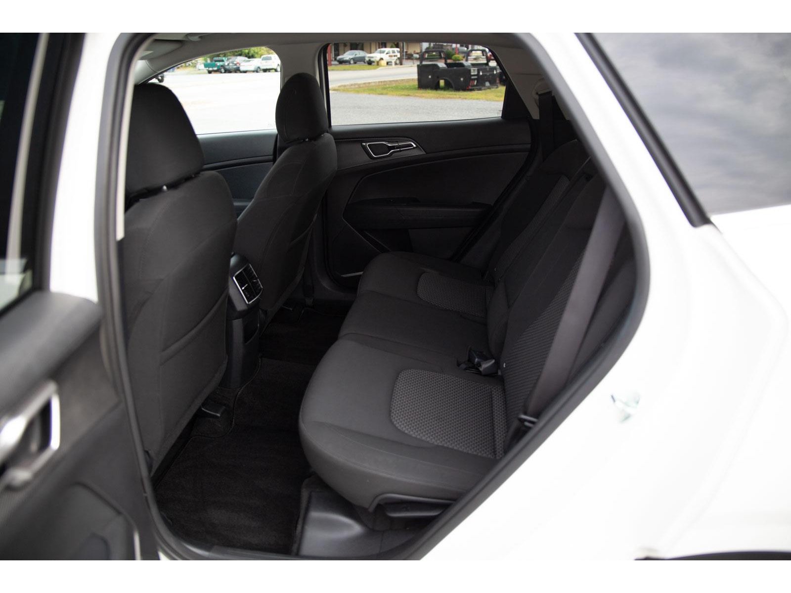 2024 Kia Sportage LX photo 19