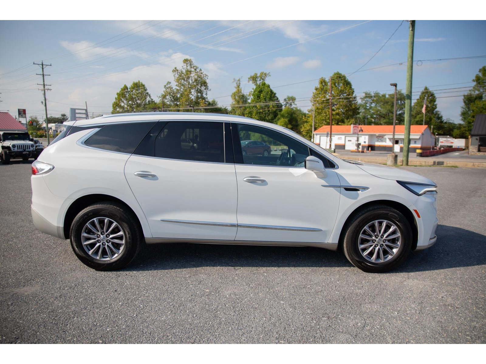 2024 Buick Enclave Premium photo 2