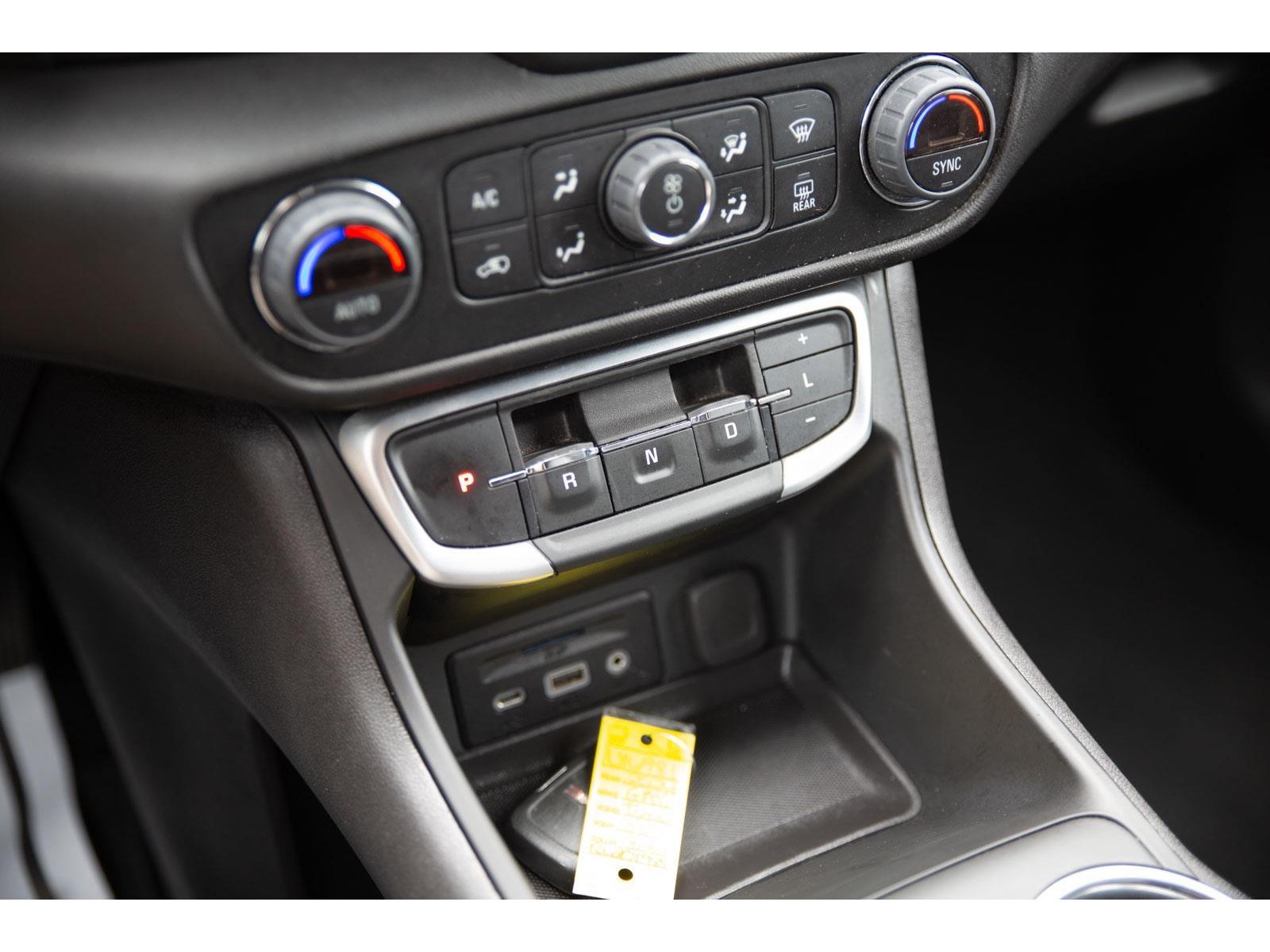 2024 Gmc Terrain SLT photo 14