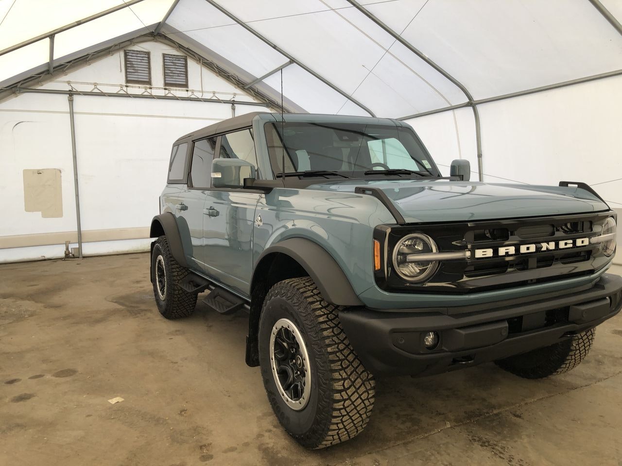 2023 Ford Bronco Outer Banks (0N7235) Main Image