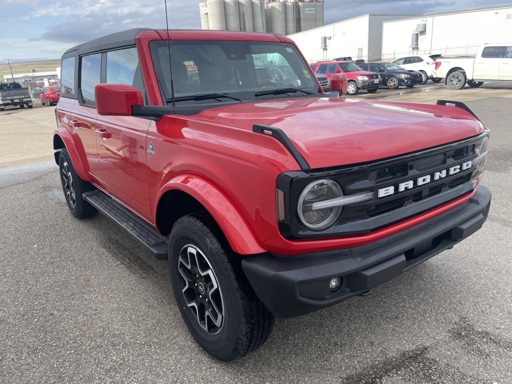 2024 Ford Bronco OUTER BANKS 4 DOOR (4B049) Main Image
