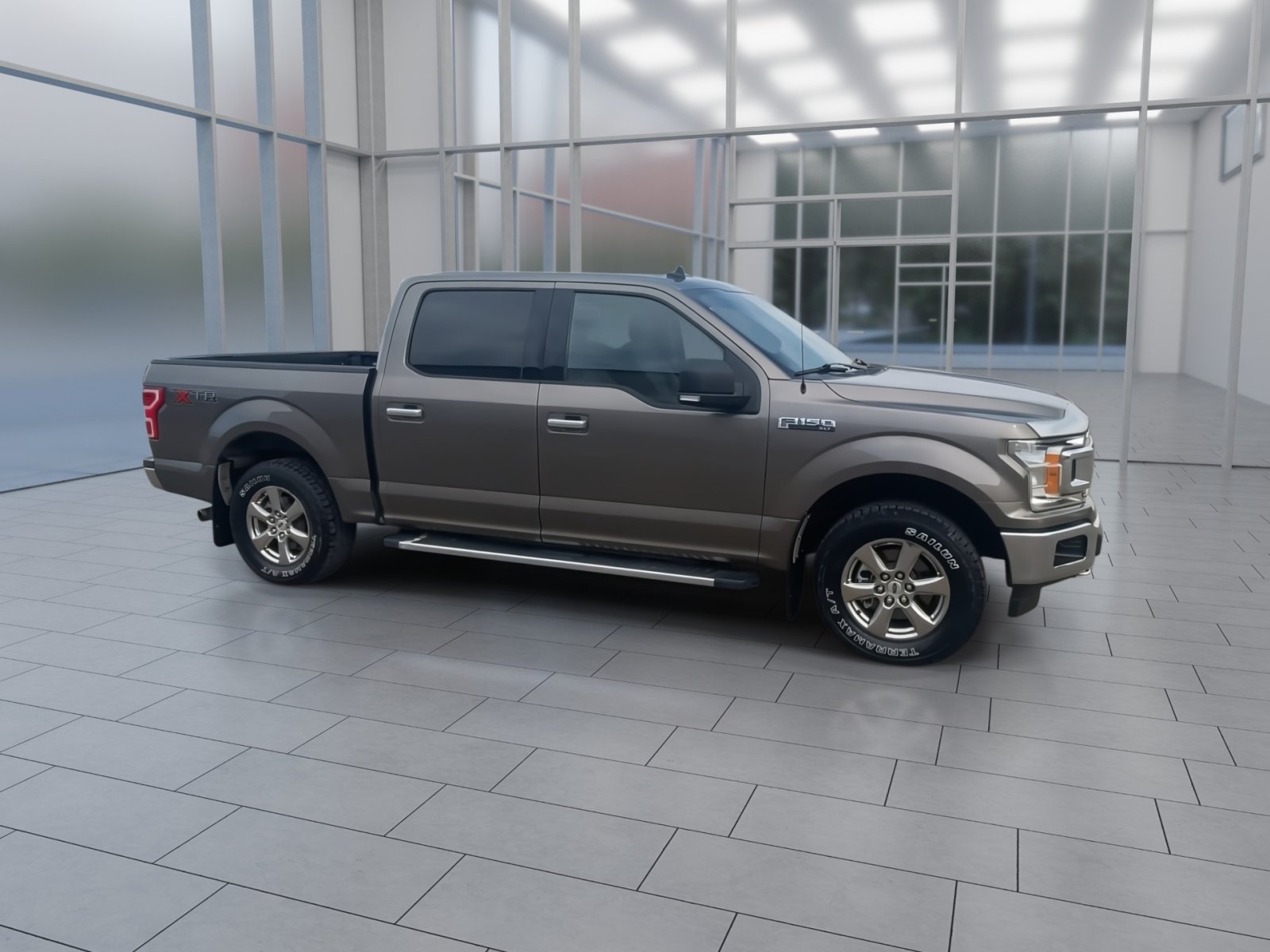 2020 Ford F-150 XLT photo 2