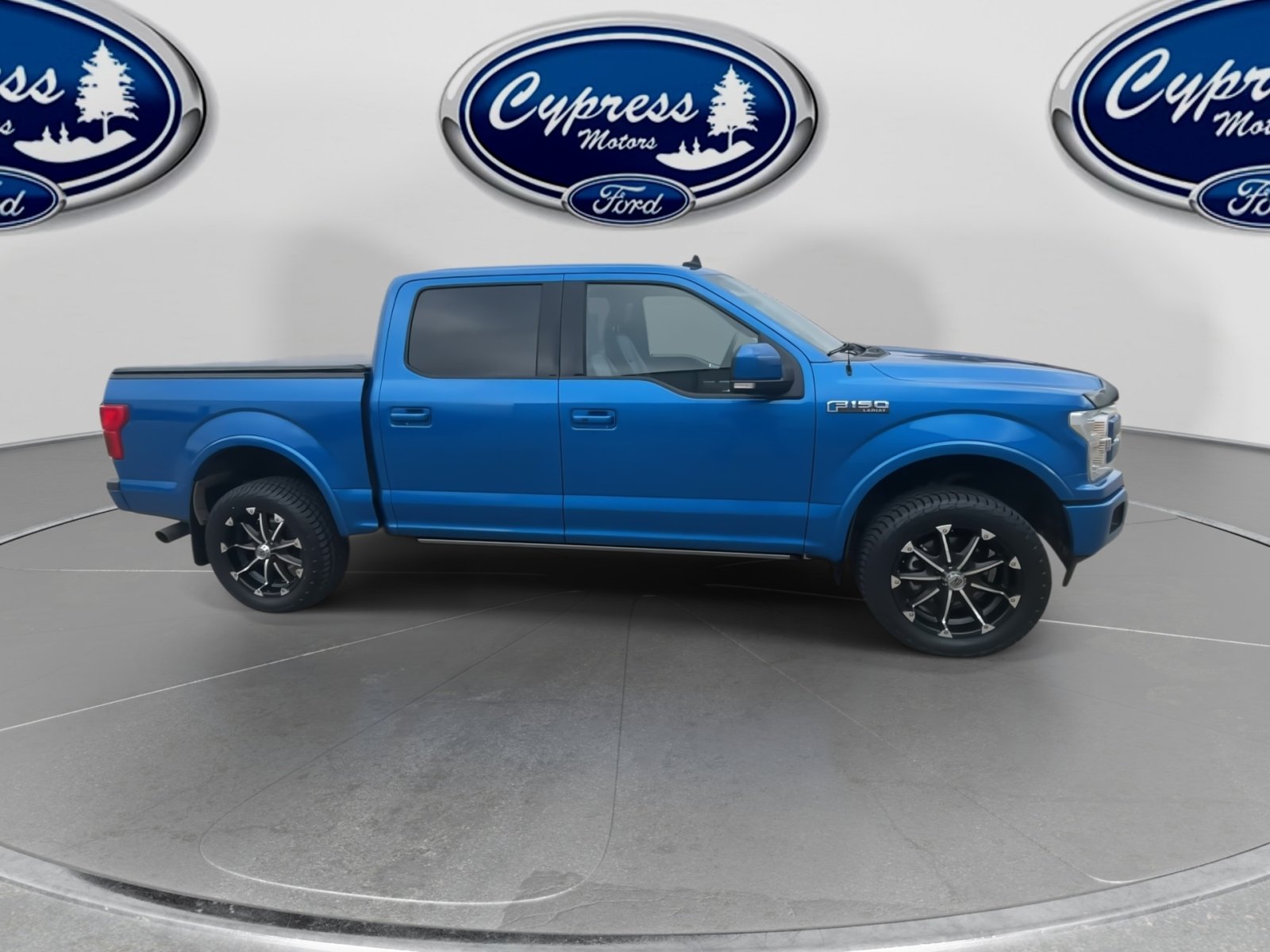 2019 Ford F-150 Lariat photo 2