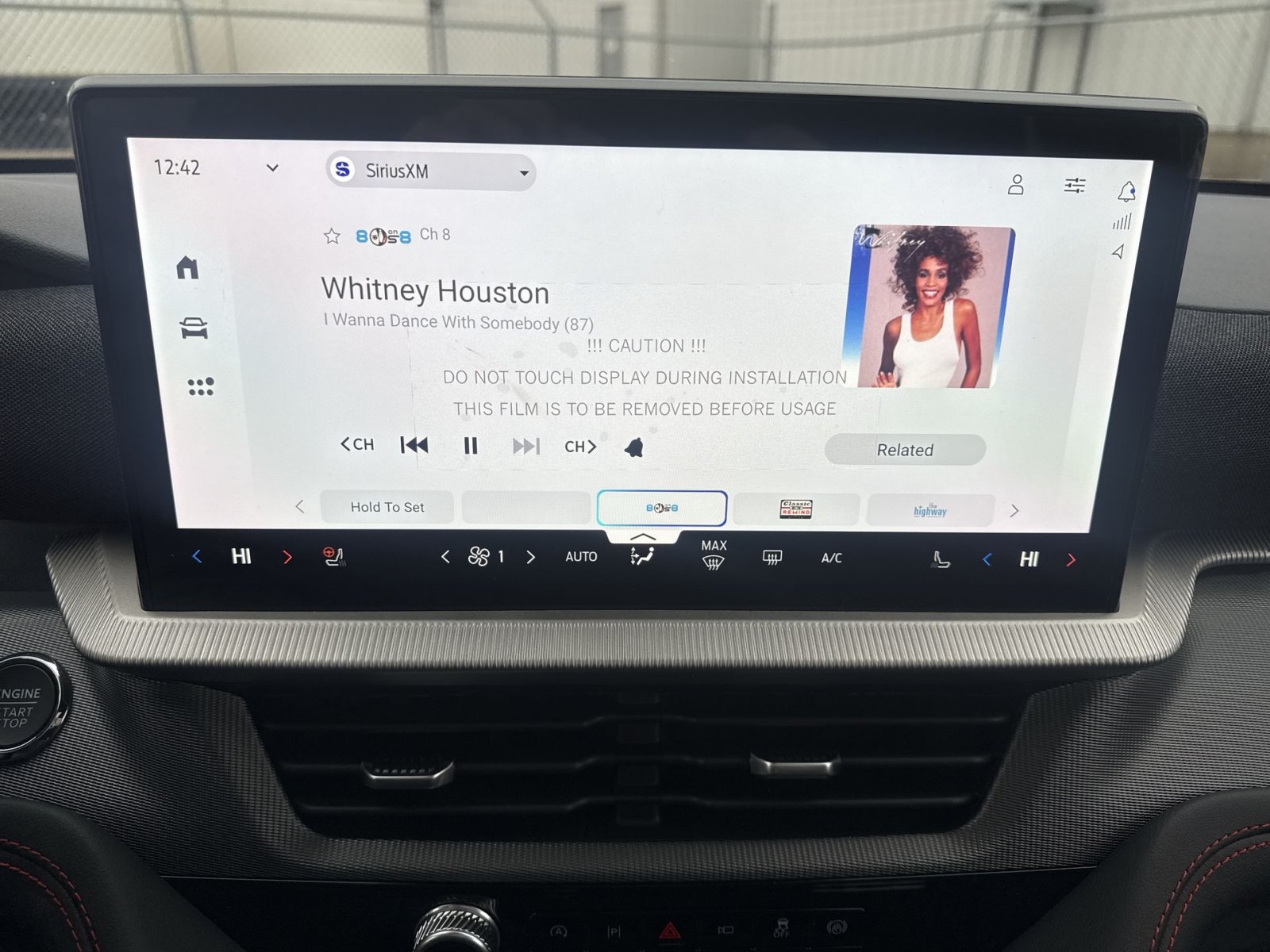 2026 Ford Explorer ST-Line photo 4