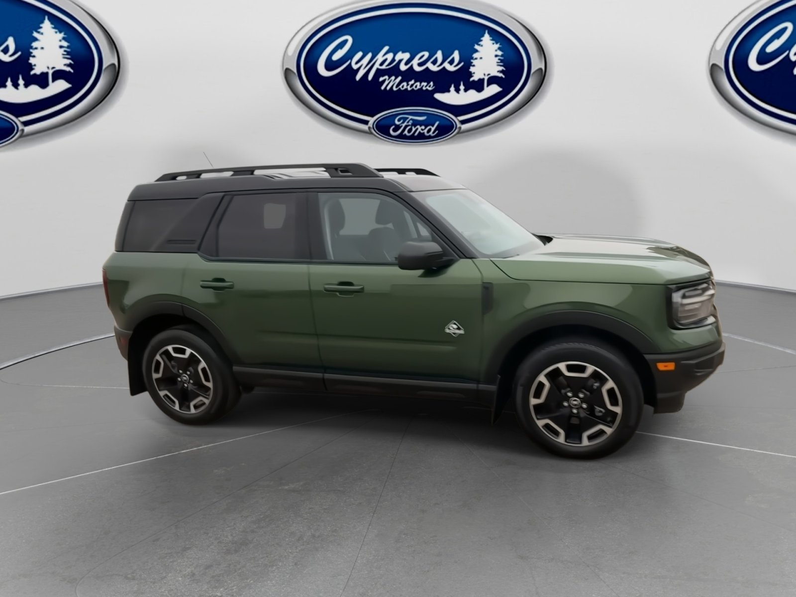 2024 Ford Bronco Sport Outer Banks photo 2