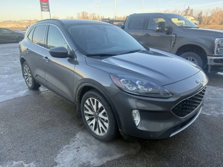 2022 Ford Escape Titanium Hybrid 