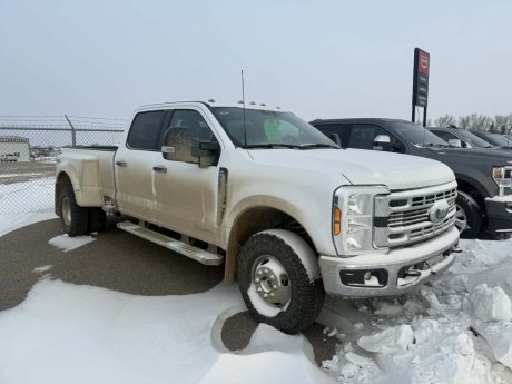 2024 Ford Super Duty F-350 DRW XLT- ONE OWNER, LOCAL TRADE, ACCIDENT FREE! 