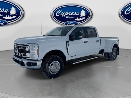 2024 Ford Super Duty F-350 DRW XLT- ONE OWNER, LOCAL TRADE, ACCIDENT FREE! 