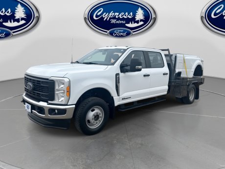 2023 Ford Super Duty F-350 DRW Xl-LOCAL TRADE. ONE OWNER. COMES WITH FLATDECK AND BOX! 