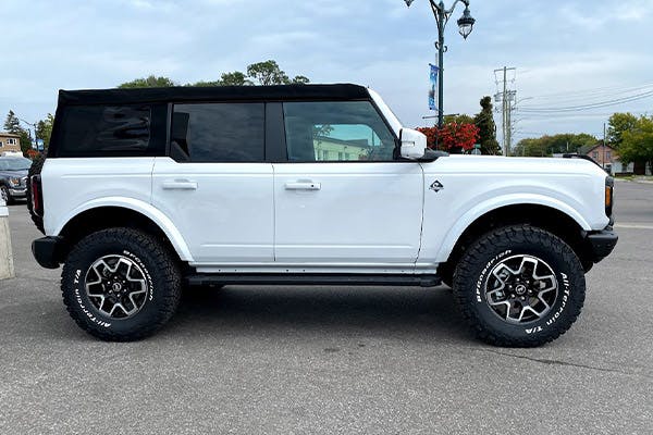 2021 Ford Bronco Outer Banks - Custom