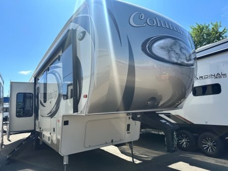 2018 FOREST RIVER COLUMBUS 320 RS   Fifth Wheel