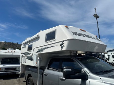 2018 Northern Lite 9.6   Truck Camper