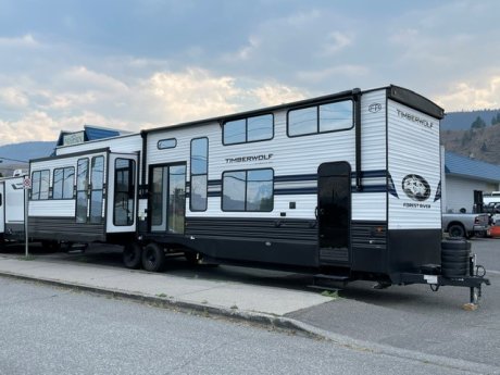2027 Forest River CHEROKEE TIMBERWOLF T39JM  Destination Trailer