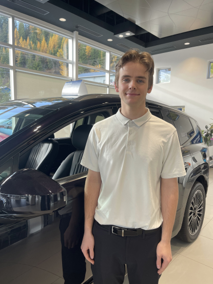 Jaden Hunter-Oglow - Product Advisor