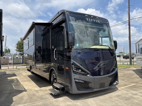 2026 Tiffin Motor Homes Phaeton 40IH  Class A Diesel