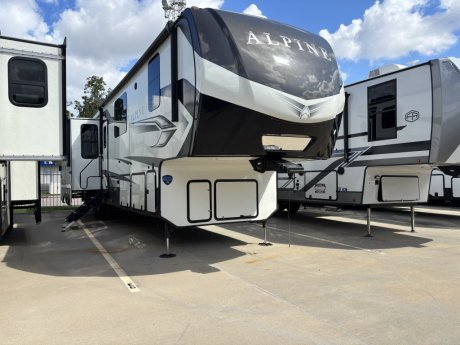 2022 Keystone ALPINE 3910RK  Toy Hauler (Fifth Wheel)