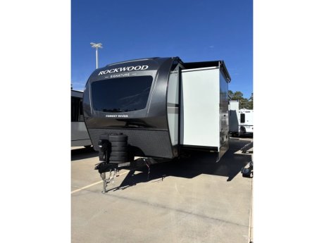 2026 Forest River Rockwood Signature 8421DB  Travel Trailer